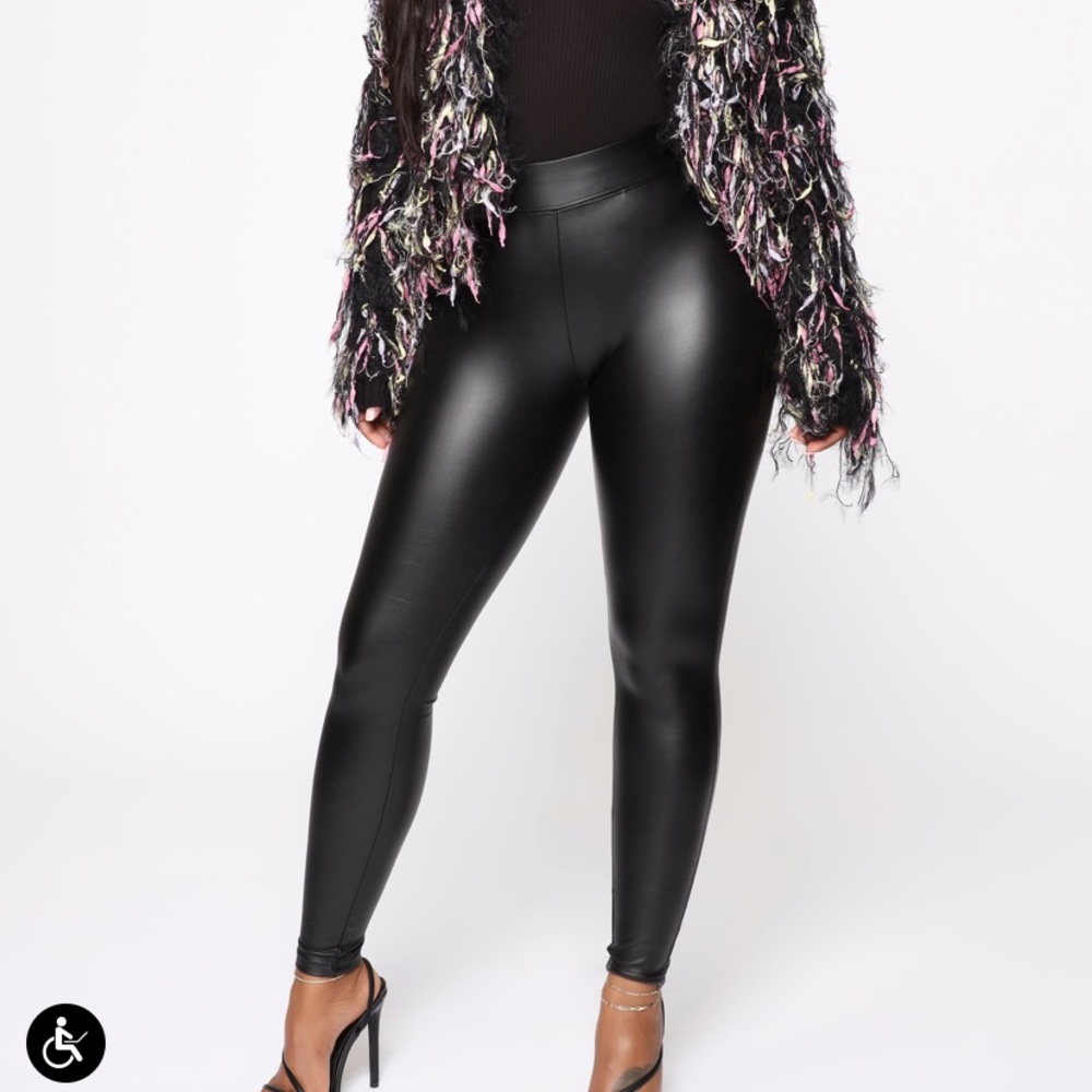 🖤 Fashion Nova Black Faux Leather Leggings 🖤